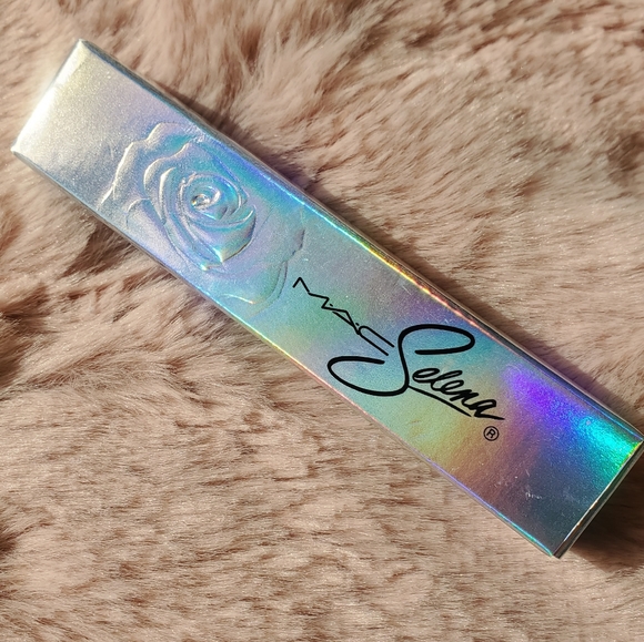 MAC Cosmetics x Selena Bidi Bidi Bom Bom Gloss - Picture 9 of 10